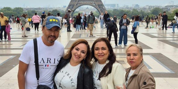 Equipo de Viajes en Oferta en oficina